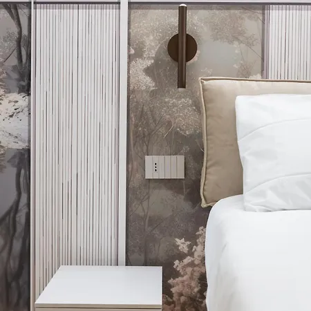 Finestra Sul Madre By Dimorra